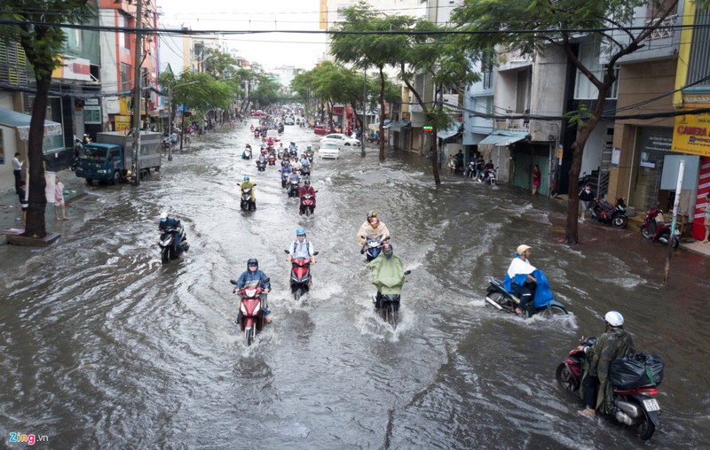 Trung bộ tiếp tục mưa dông, cảnh báo nguy cơ lũ quét và ngập úng