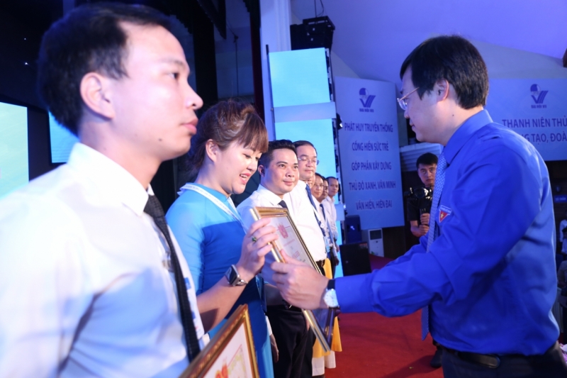 Nhiều cá nhân được khen thưởng tại Đại hội Hội LHTN Việt Nam thành phố Hà Nội