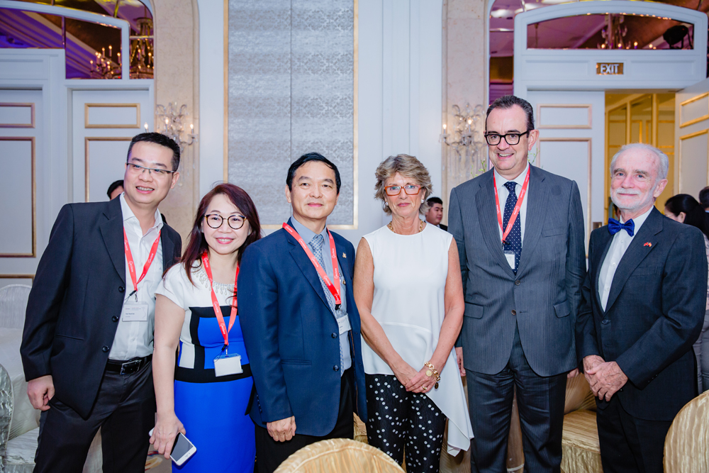 Các đại biểu tại buổi Lễ ra mắt công ty ACCIONA