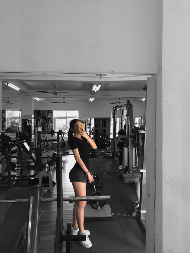 Hương đang tích cực tập luyện tại phòng Gym của Đoàn thanh niên ĐH Thủy lợi để để có vóc dáng hoàn hảo nhất...