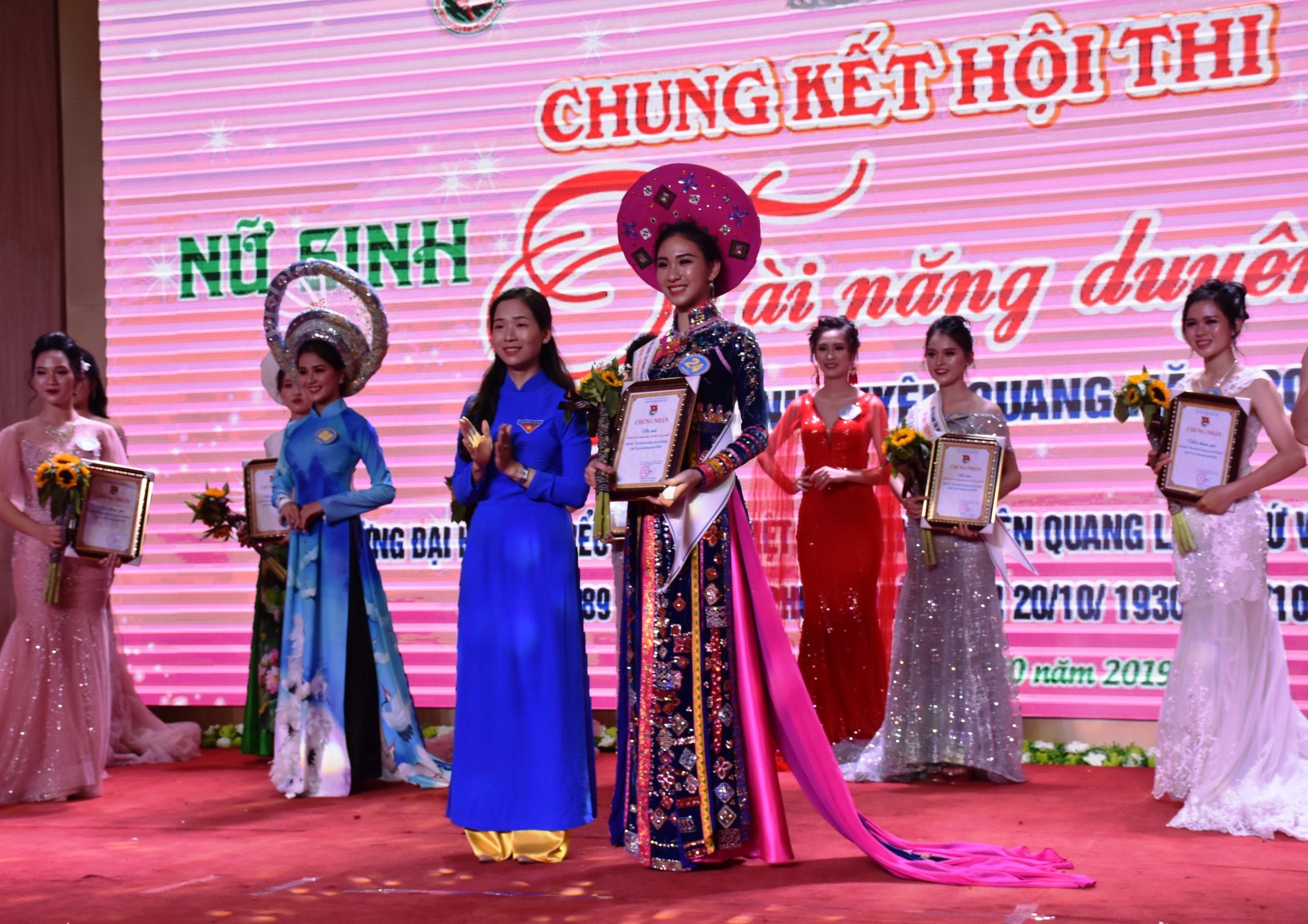 Hoa khôi Nữ sinh tài năng duyên dáng Tuyên Quang