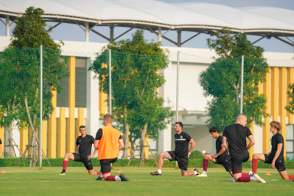 Giám đốc Học viện bóng đá FK Sarajevo bất ngờ vì cơ sở hiện đại của PVF