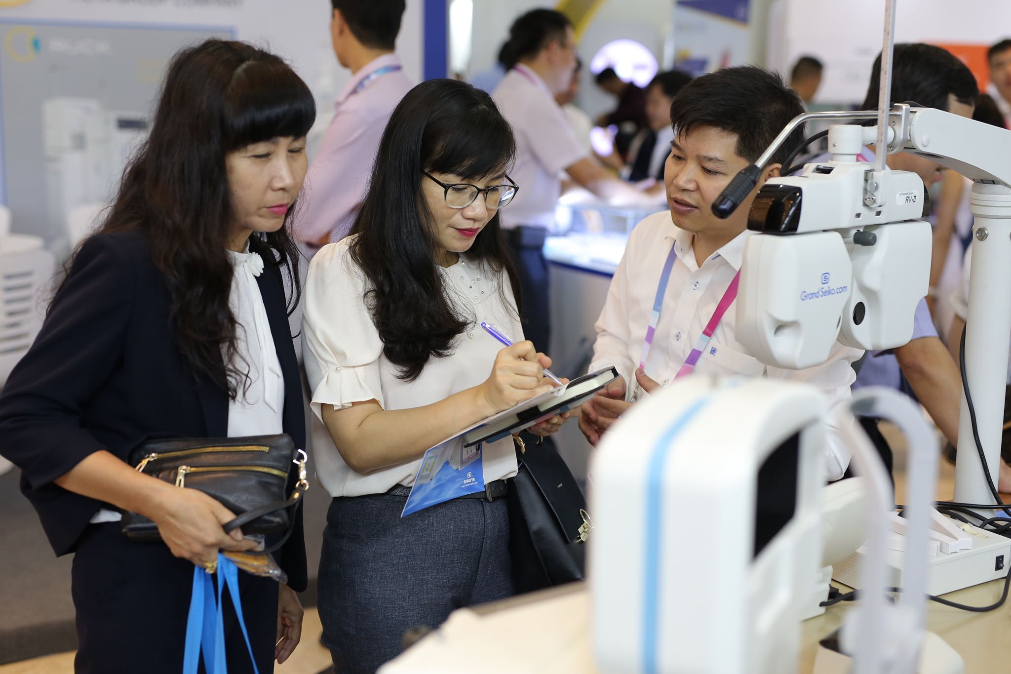Hơn 2.000 đại biểu Việt Nam và chuyên gia quốc tế dự Hội nghị ngành Nhãn khoa Việt Nam