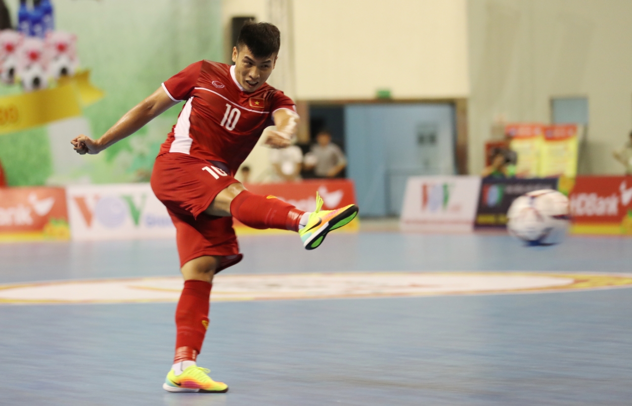 Trận đấu futsal giữa Việt Nam - Australia và đổi tuyển Việt Nam thắng với tỉ số là 2-0