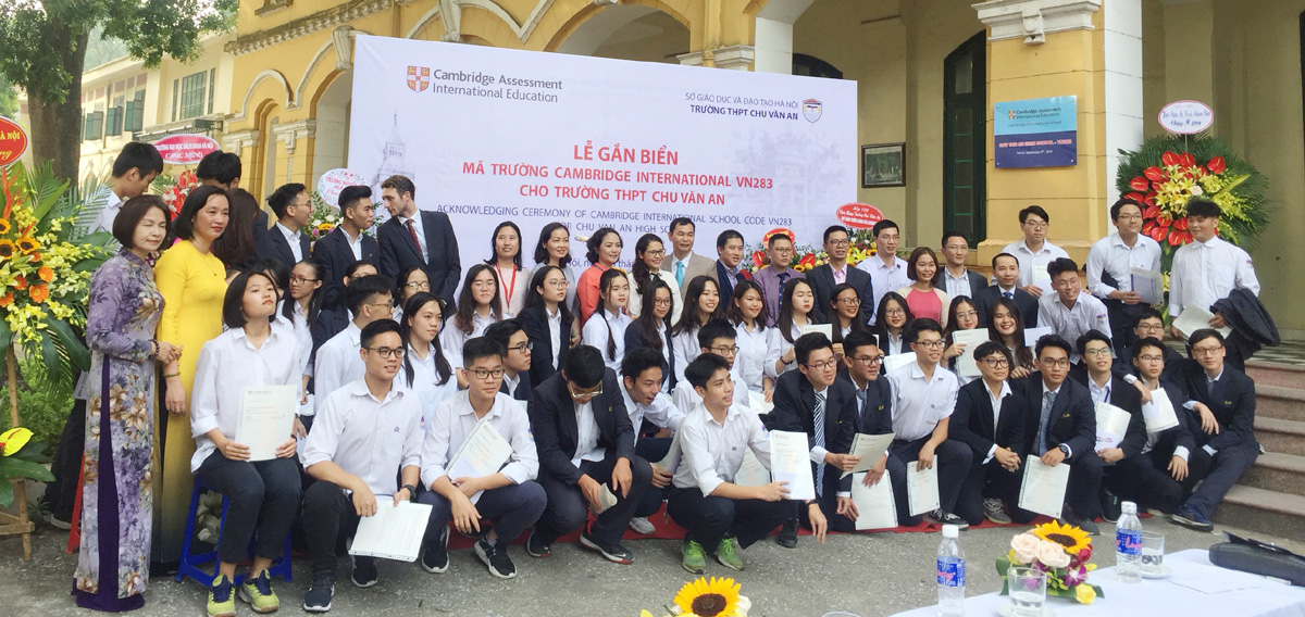 Có 48 học sinh THPT Chu Văn An tham gia chương trình song bằng khóa đầu tiên