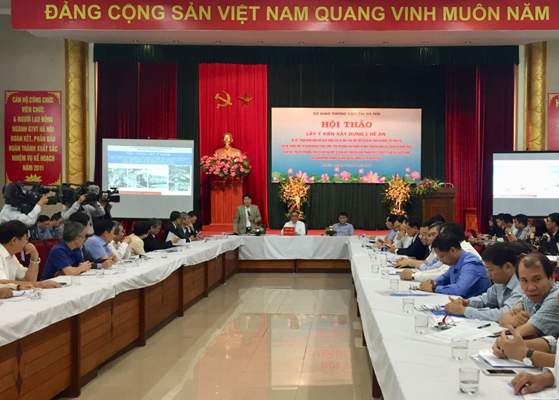 Hạn chế xe máy, phải