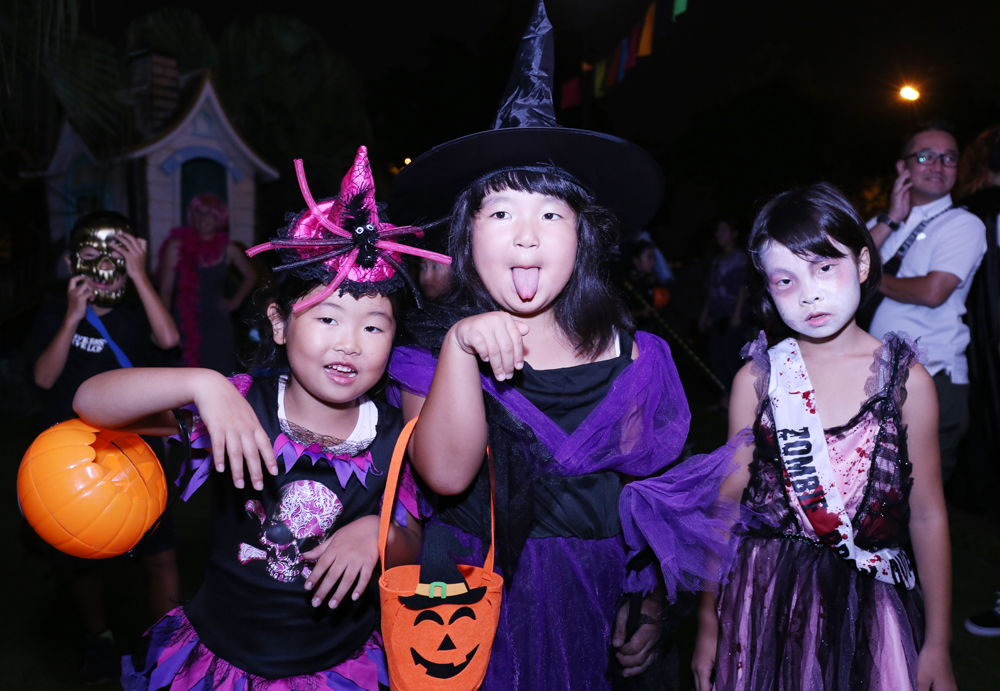 Những bộ trang phục lạ mắt tại đêm hội Halloween