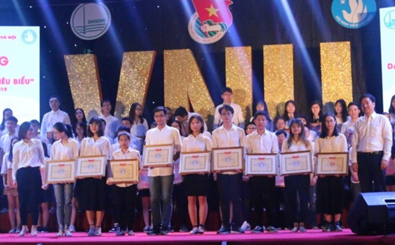Vinh danh các cá nhân đạt danh hiệu