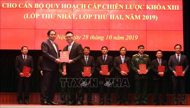 Bế giảng lớp bồi dưỡng cán bộ quy hoạch cấp chiến lược khóa XIII của Đảng