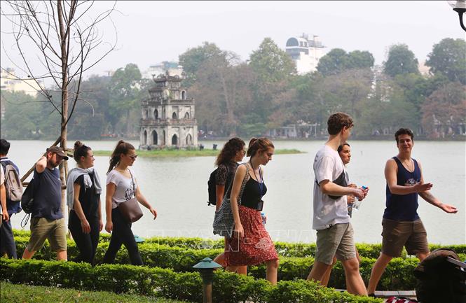 Hà Nội ngày càng thu hút nhiều du khách nước ngoài