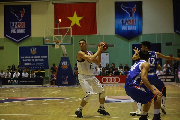 HN Buffaloes thua HCMC Wings trên sân nhà, tấm vé cuối vào chung kết chưa thể xác định