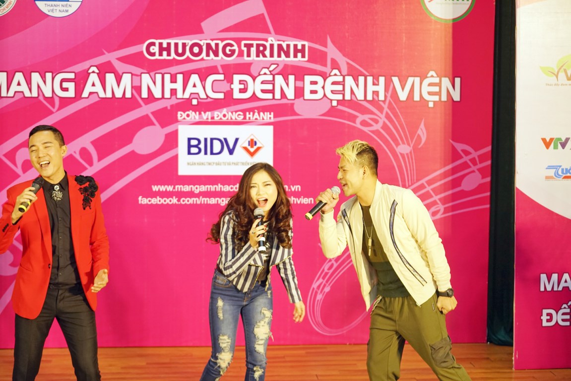 Thầy trò The Voice Kids mang âm nhạc xoa dịu nỗi đau bệnh nhân tiểu đường