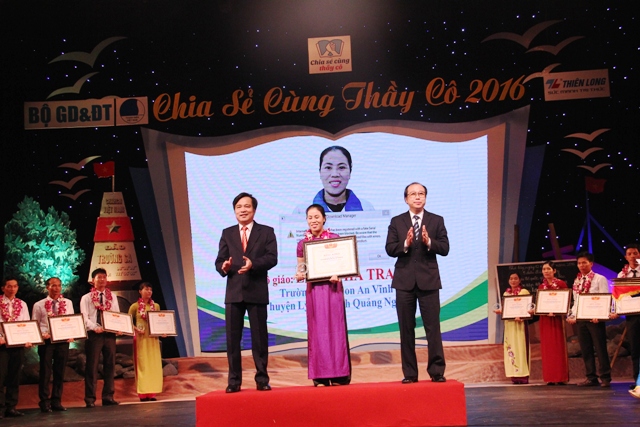 Vinh danh 42 thầy cô giáo “bám đảo” tiêu biểu
