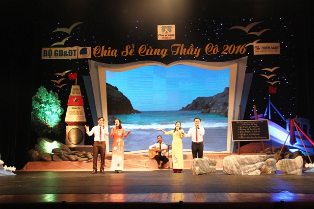 Vinh danh 42 thầy cô giáo “bám đảo” tiêu biểu