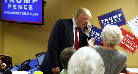 Đằng sau cuộc điện đàm giữa ông Putin và Donald Trump