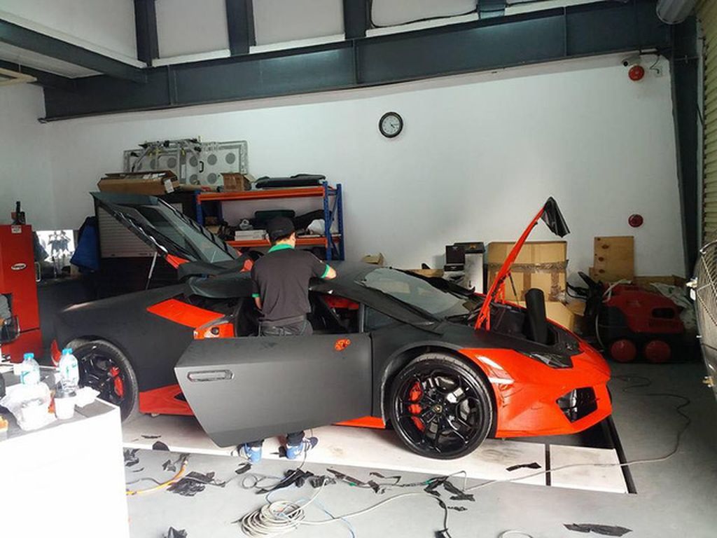 Lamborghini Huracan LP580-2 bất ngờ 