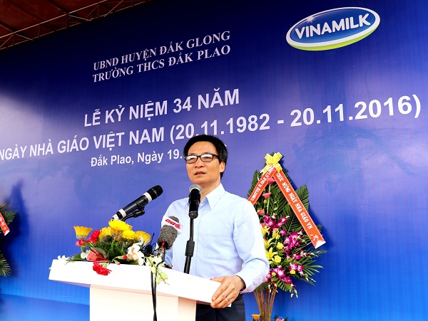 Vinamilk tiên phong mang chương trình Sữa học đường đến với trẻ em Đắc Nông