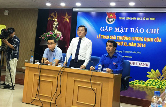 85 thanh niên nông thôn nhận Giải thưởng Lương Định Của năm 2016