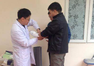 Chủ tịch HĐQT Trường tiểu học Lômônôxốp bị truy tố tội Cố ý gây thương tích