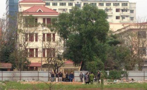 Chủ tịch HĐQT Trường tiểu học Lômônôxốp bị truy tố tội Cố ý gây thương tích