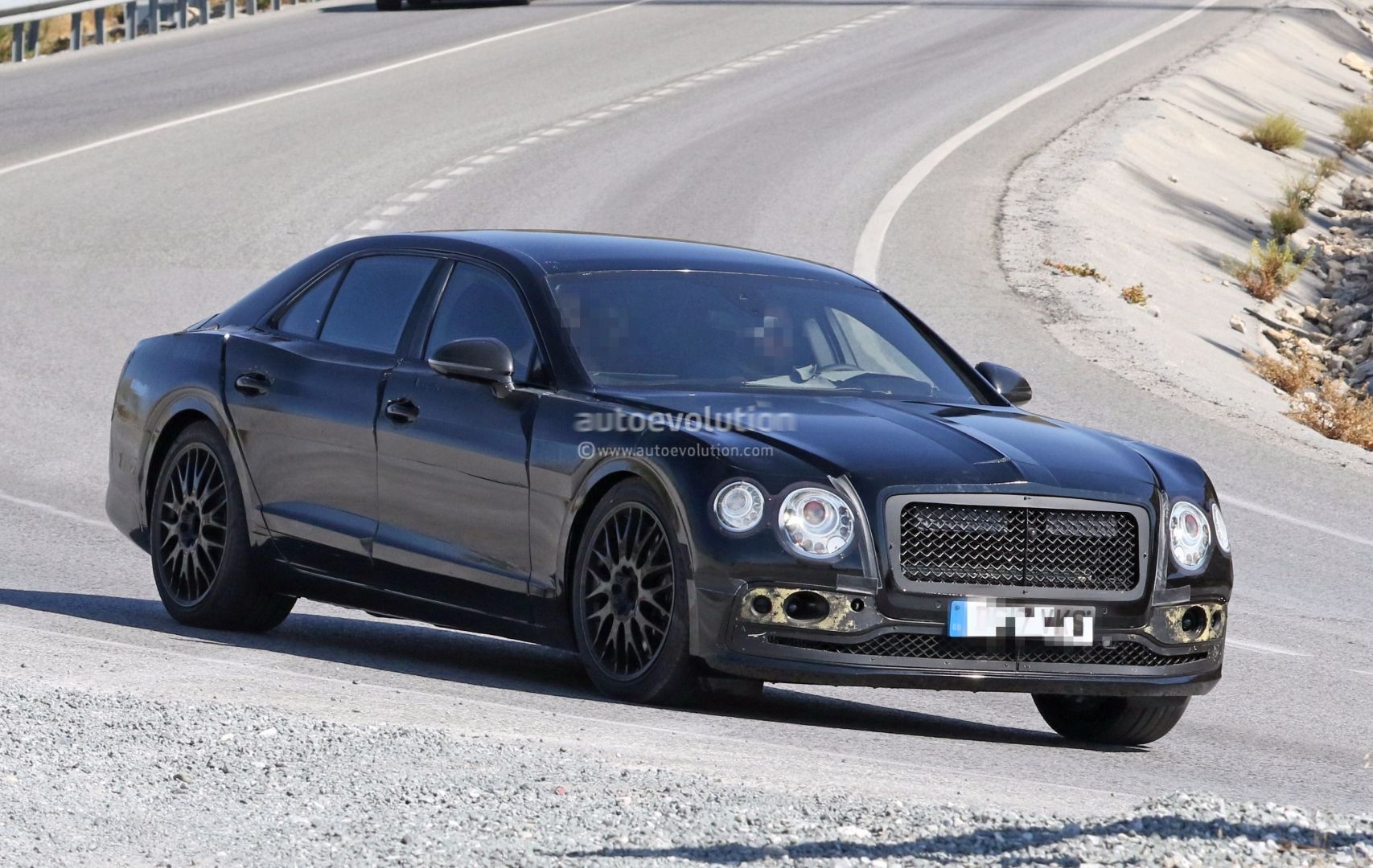 Bentley Flying Spur 2019 lộ diện loạt ảnh cho thấy thiết kế vô cùng hấp dẫn