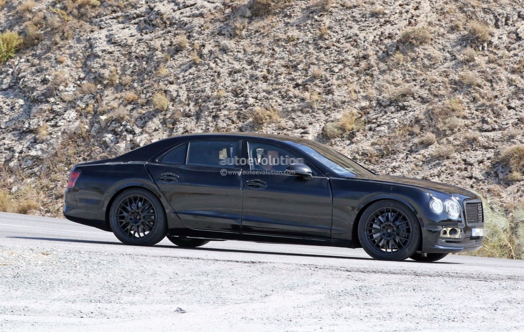 Bentley Flying Spur 2019 lộ diện loạt ảnh cho thấy thiết kế vô cùng hấp dẫn