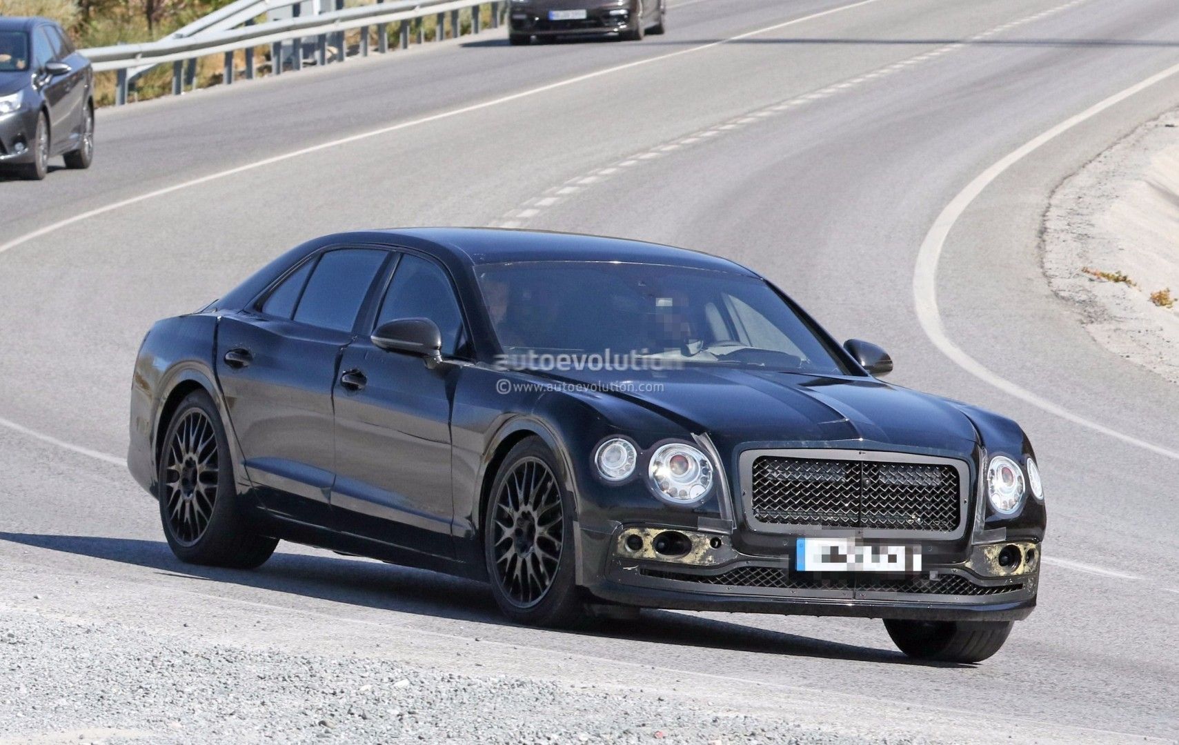 Bentley Flying Spur 2019 lộ diện loạt ảnh cho thấy thiết kế vô cùng hấp dẫn