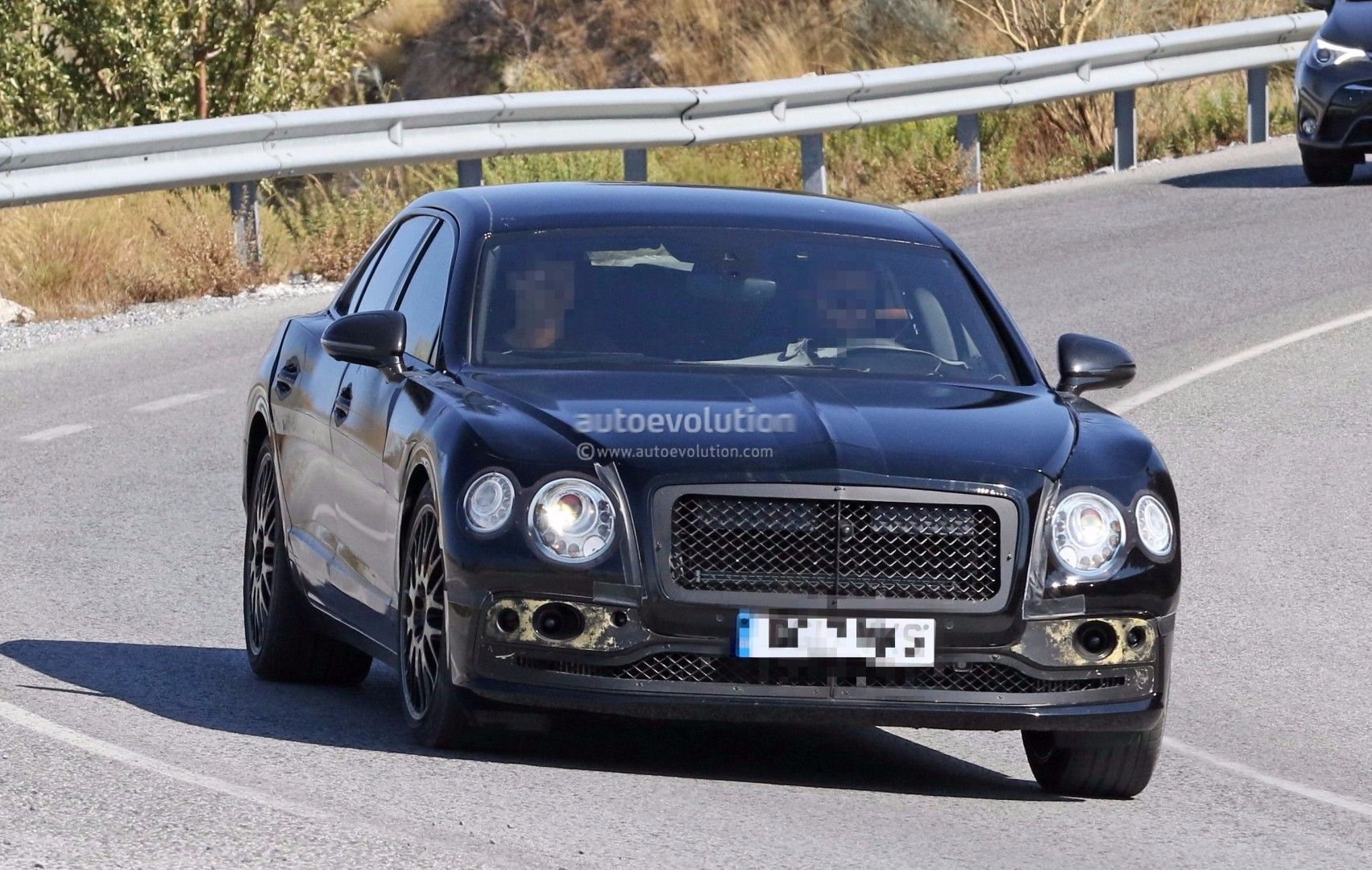 Bentley Flying Spur 2019 lộ diện loạt ảnh cho thấy thiết kế vô cùng hấp dẫn