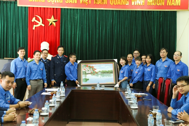 Đoàn thanh niên Sở GTVT Hà Nội với “Hành trình vùng biên yêu thương”