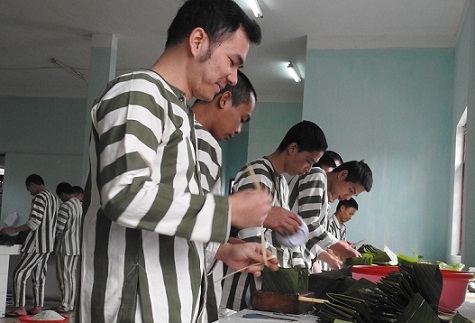Chế độ ăn, mặc, chăm sóc y tế đối với người bị tạm giữ, tạm giam
