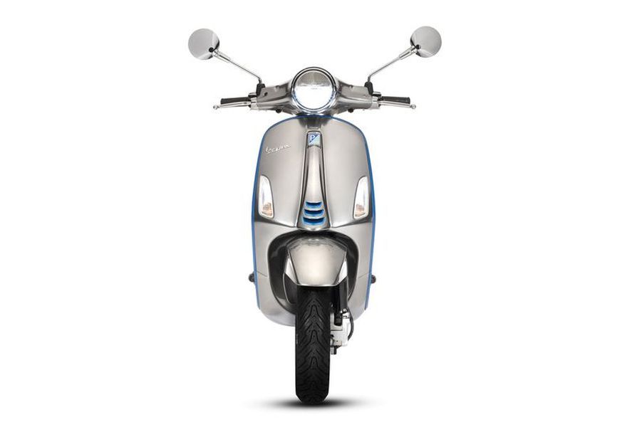 Vespa Elettrica chạy điện hoàn toàn có phạm vi lái xe khoảng 100 km