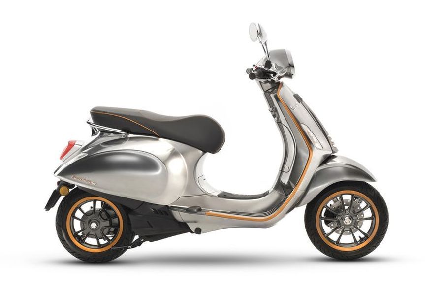 Vespa Elettrica chạy điện hoàn toàn có phạm vi lái xe khoảng 100 km