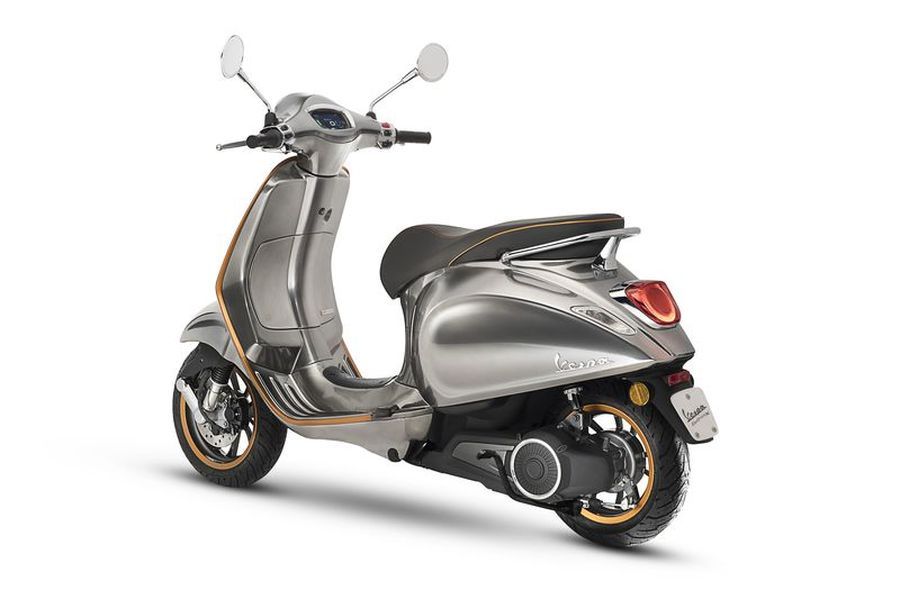 Vespa Elettrica chạy điện hoàn toàn có phạm vi lái xe khoảng 100 km
