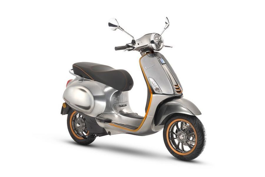 Vespa Elettrica chạy điện hoàn toàn có phạm vi lái xe khoảng 100 km