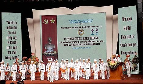 Cốt lõi của phẩm chất, nhân cách của nhà giáo là tri thức và lòng yêu thương