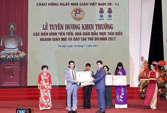 Cốt lõi của phẩm chất, nhân cách của nhà giáo là tri thức và lòng yêu thương