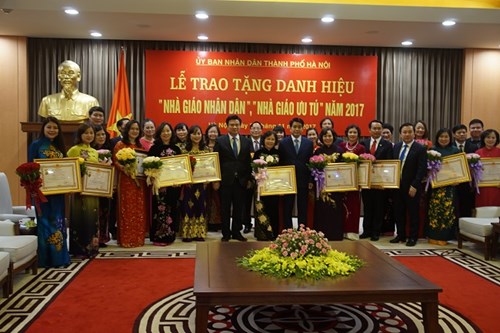 Hà Nội: Trao tặng danh hiệu Nhà giáo Nhân dân, Nhà giáo ưu tú năm 2017