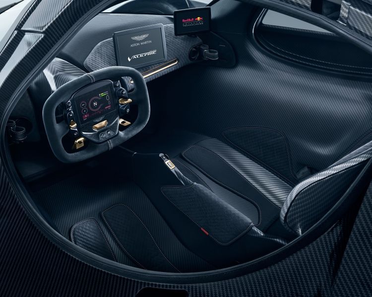 Aston Martin Valkyrie AMR Pro được tối giản nội thất, tối ưu hóa khí động học
