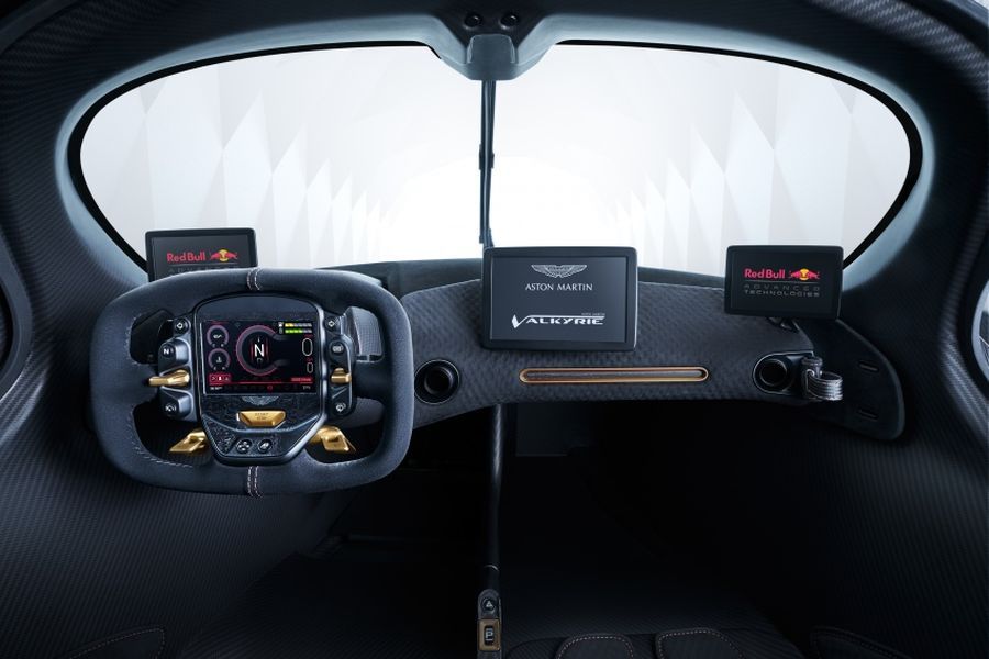 Aston Martin Valkyrie AMR Pro được tối giản nội thất, tối ưu hóa khí động học