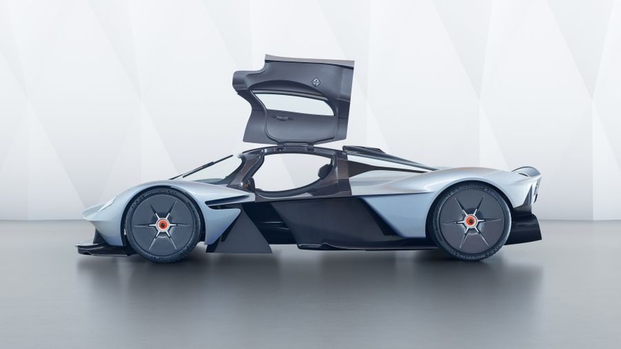 Aston Martin Valkyrie AMR Pro được tối giản nội thất, tối ưu hóa khí động học