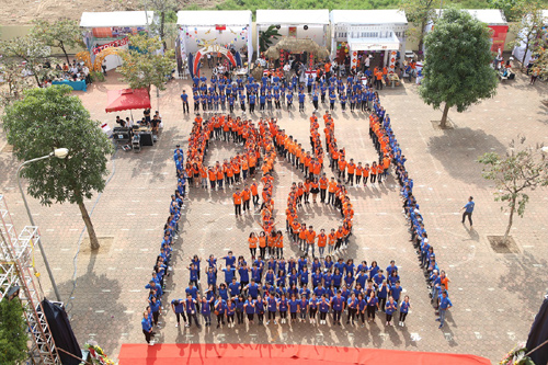 Sinh viên Đại Nam nhảy flashmob “Tiến lên Việt Nam ơi”