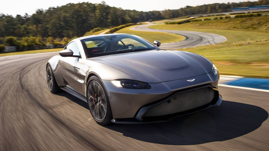 Chi tiết Aston Martin Vantage 2018 vừa trình làng với 503 mã lực và thân xe quyến rũ