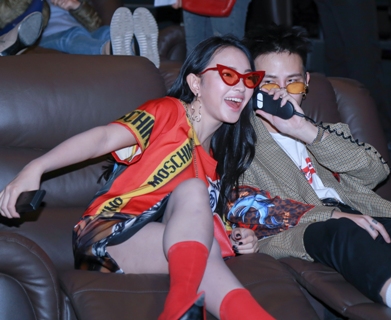 Châu Bùi và Cao Minh Thắng háo hức trải nghiệm cảm giác thưởng thức điện ảnh mới