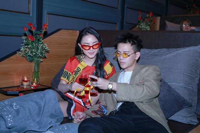 Châu Bùi và Cao Minh Thắng háo hức trải nghiệm cảm giác thưởng thức điện ảnh mới