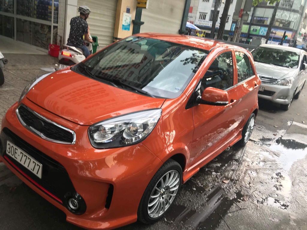 Hà Nội: Kia Morning biển độc 