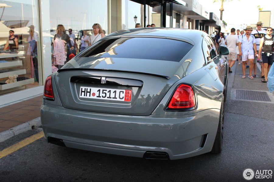 Rolls-Royce Wraith hàng độc khiến tất cả mọi người phải ngoái nhìn