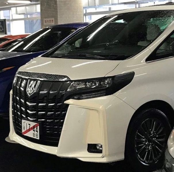 MPV Toyota Alphard nâng cấp được bắt gặp tại Nhật Bản