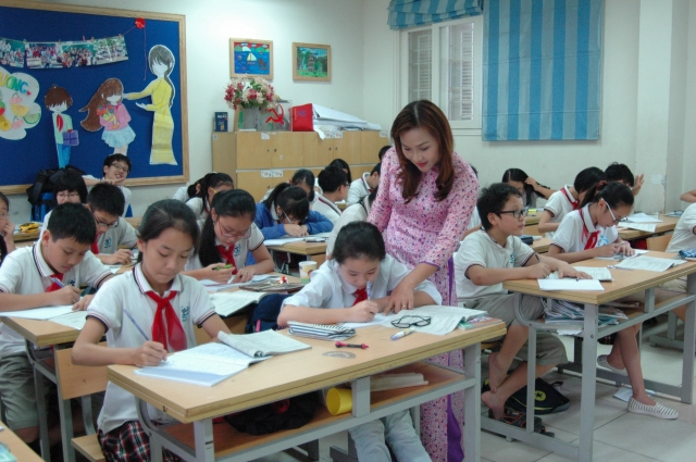 Đừng miễn học phí trong khi vẫn kêu gọi xã hội hóa giáo dục