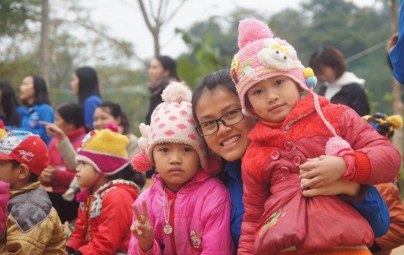 Hành trình “Khăn ấm tình thương 2017” của sinh viên Tài chính