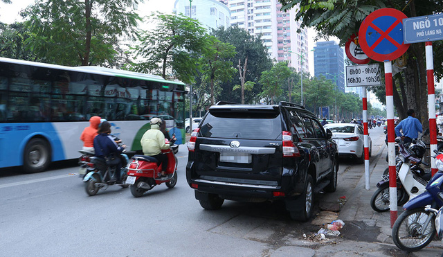 Bài 169: Dừng đỗ xe cũng cần có văn hóa